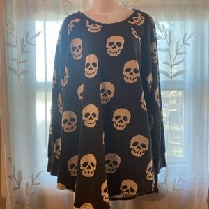 Grey Torrid Sweatshirt with skulls. Size 2.